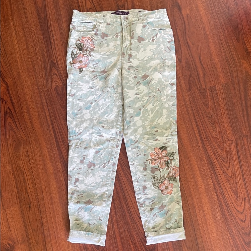 Gloria Vanderbilt Camouflage Floral Women Jeans